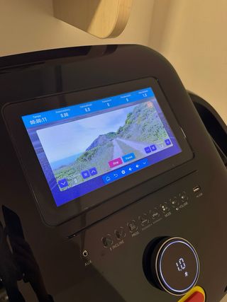 Tapis roulant elettrico con display 10” touch