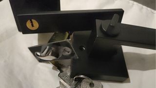 Manilla Puerta Negra Cuadrada con Llave