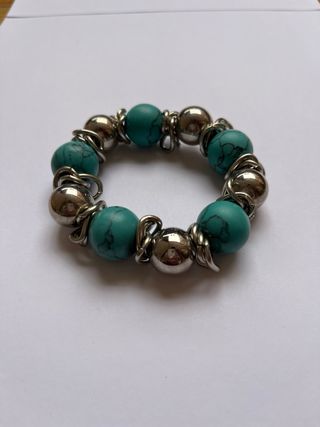 Pulsera piedras turquesa y eslabones plateados