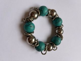 Pulsera piedras turquesa y eslabones plateados