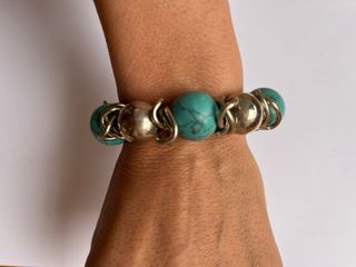 Pulsera piedras turquesa y eslabones plateados