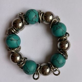 Pulsera piedras turquesa y eslabones plateados