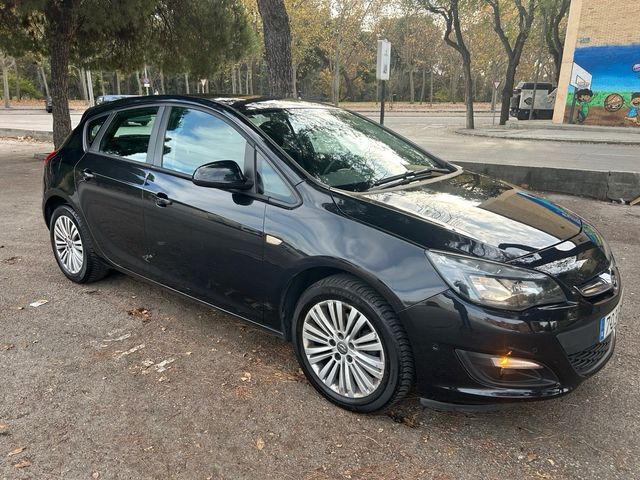 Opel Astra 1.6CDTI 110CV AŃO 2015 ETIQ C