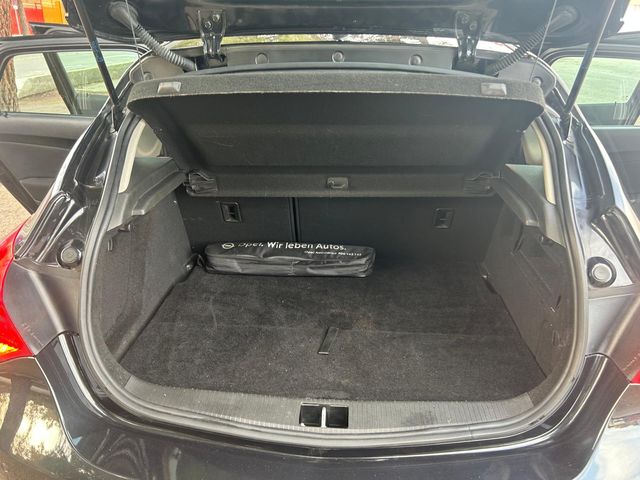 Opel Astra 1.6CDTI 110CV AŃO 2015 ETIQ C