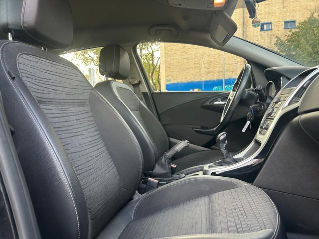 Opel Astra 1.6CDTI 110CV AŃO 2015 ETIQ C