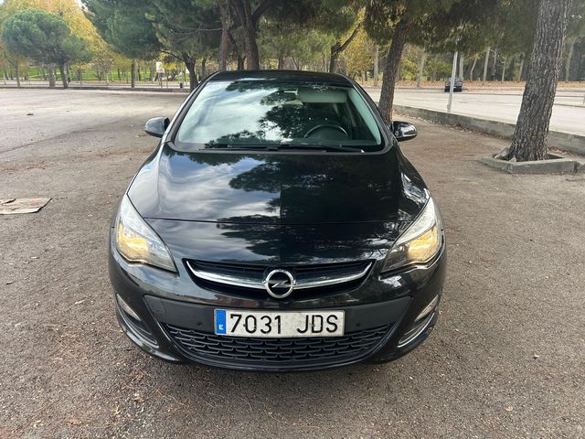 Opel Astra 1.6CDTI 110CV AŃO 2015 ETIQ C