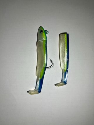 Señuelo black minnow de pesca articulado
