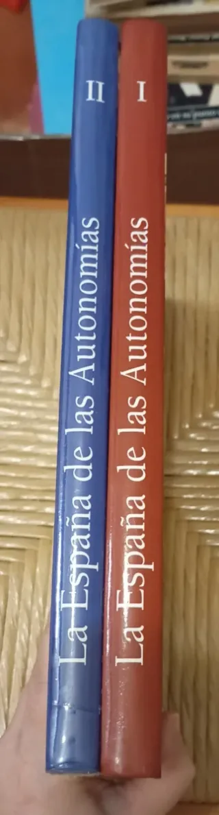 Libros: (2 volúmenes) La España de las Autonomías.