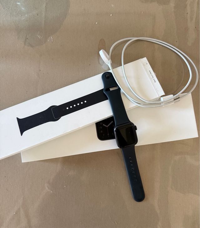 Apple Watch SE 40mm GPS + Cellular