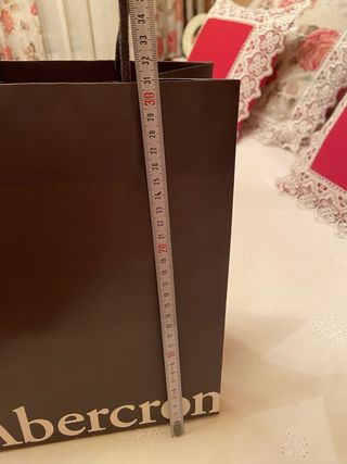 Bolsa de cartón Abercrombie & Fitch marrón