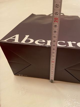 Bolsa de cartón Abercrombie & Fitch marrón