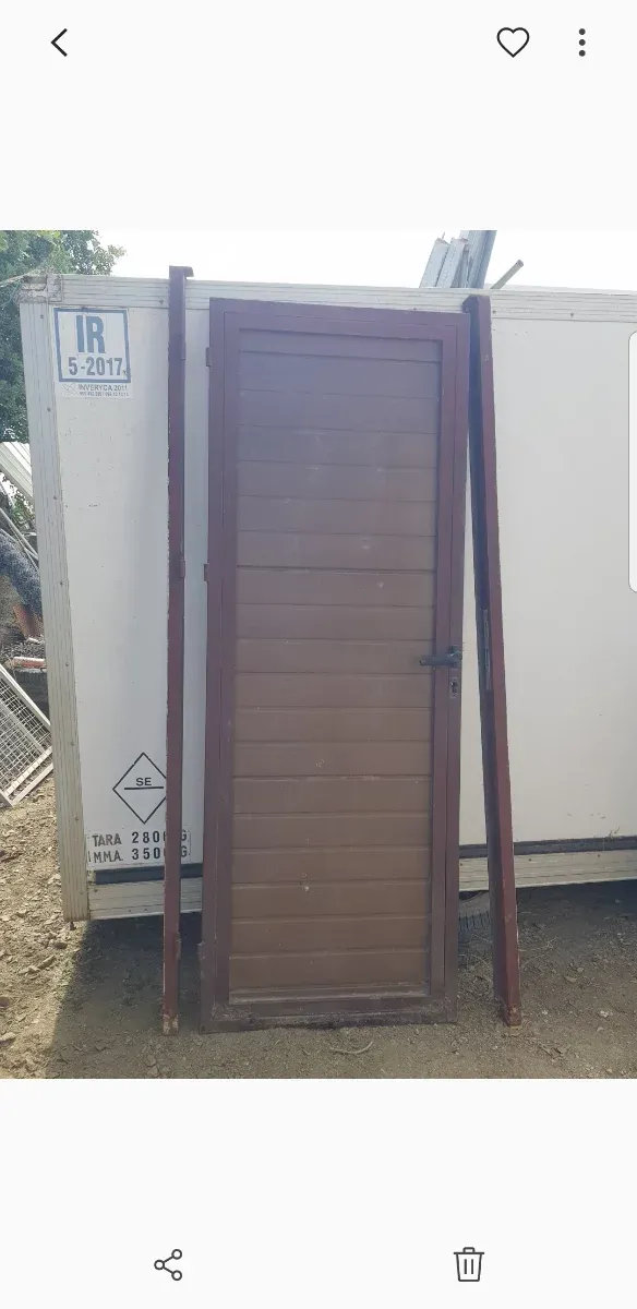 Puerta de hierro marrón 83 x 208