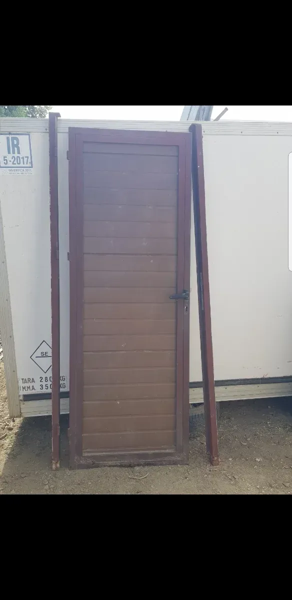 Puerta de hierro marrón 83 x 208