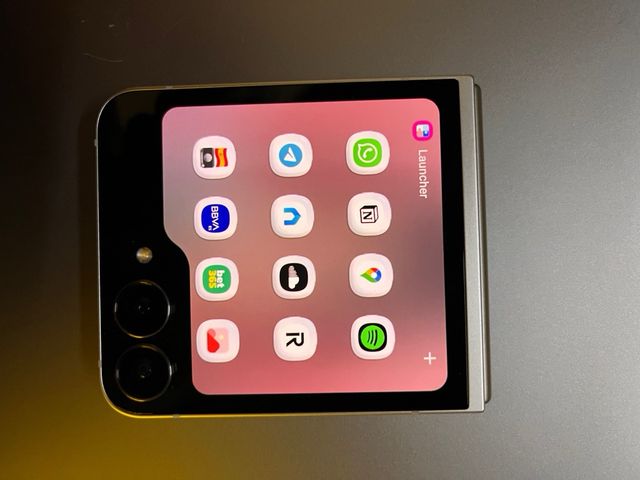 Samsung Z Flip7 FE (3 ciclos de carga)