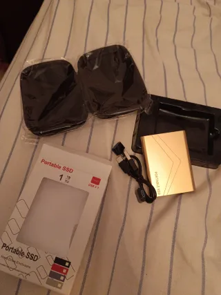 Disco Duro SSD Portátil 1TB Dorado + Funda