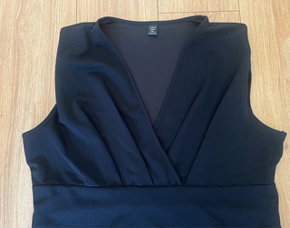 Body negro escote cruzado tirantes