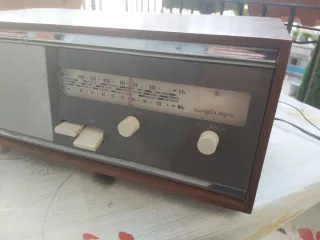 Radio a valvole CGE con FM