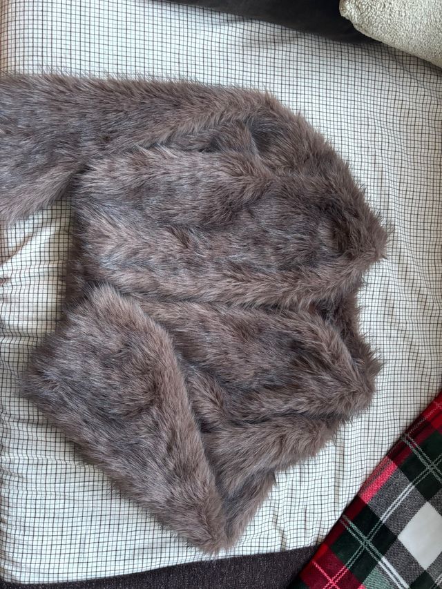 Abrigo de pelo sintético marrón/gris