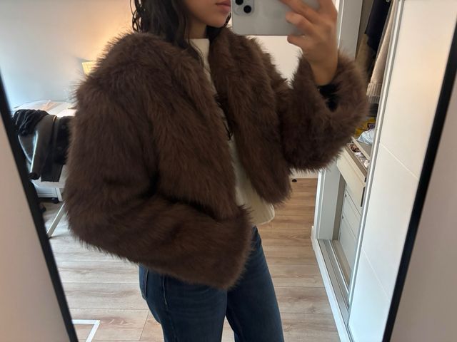 Abrigo de pelo sintético marrón/gris