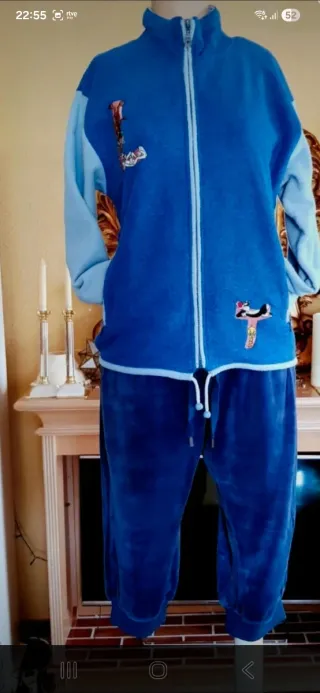 Chaqueta polar azul cómoda y divertida