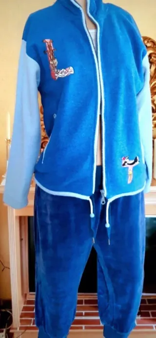 Chaqueta polar azul cómoda y divertida