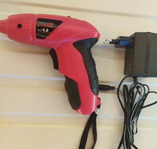 Saldatore di stagno e cacciavite elettrico