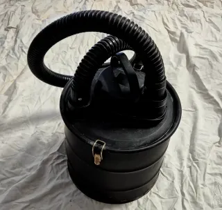 Aspiracenere con tubo flessibile