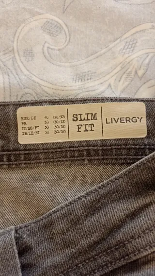 Pantalón vaquero gris Slim fit