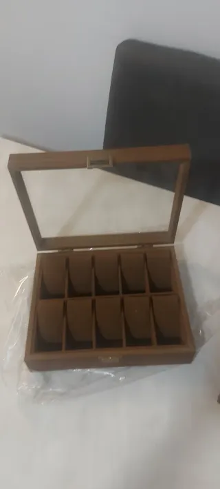Scatola porta orologi in legno con coperchio trasp