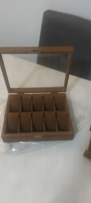 Scatola porta orologi in legno con coperchio trasp