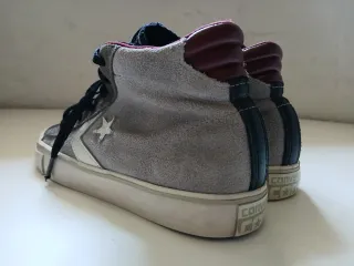 Converse size 37,5 in pelle scamosciata