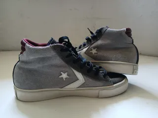 Converse size 37,5 in pelle scamosciata