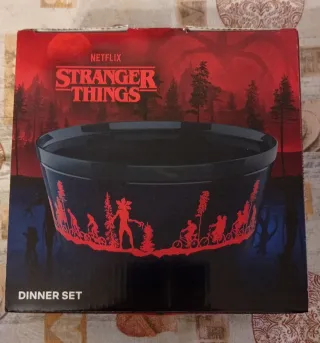 Dinner Set Collezione Stranger Things Netflix