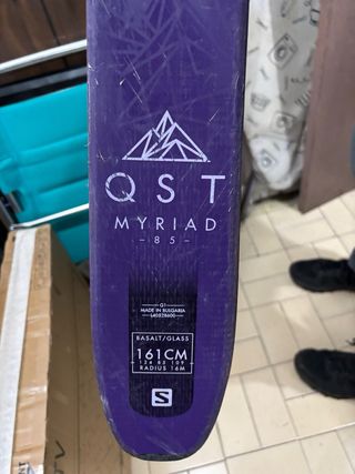 Esquís Salomon QST Myriad Morado