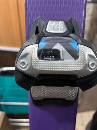 Esquís Salomon QST Myriad Morado