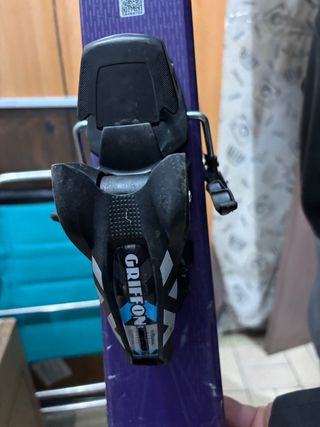 Esquís Salomon QST Myriad Morado