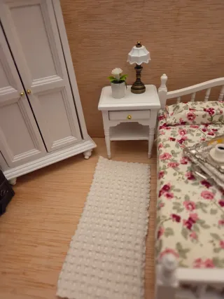 Mobili per casa delle bambole