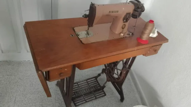 Máquina de coser Singer antigua