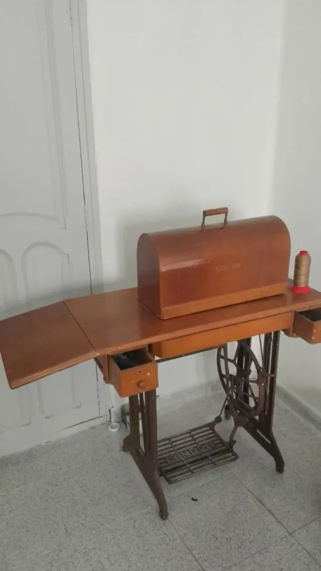 Máquina de coser Singer antigua