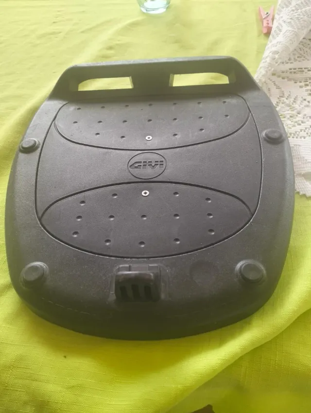 Base maleta moto Givi