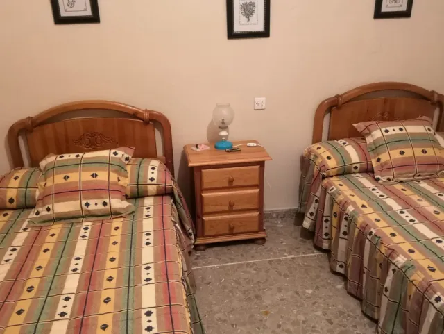 Cabeceros de cama y mesita de noche