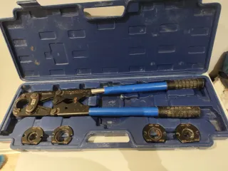 Herramienta fontanería PEX con troqueles