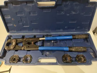 Herramienta fontanería PEX con troqueles