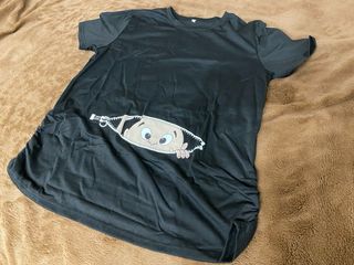 Camiseta premamá con dibujo de bebé