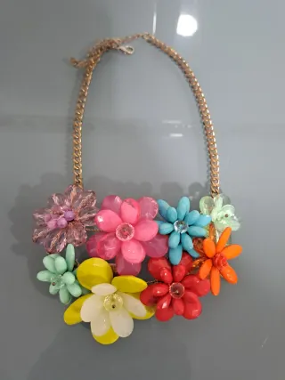 Precioso collar fantasía flores multicolor