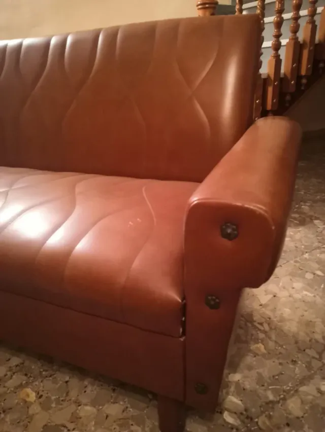 Divano vintage in pelle marrone