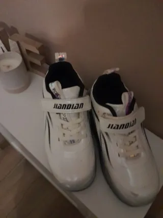 Deportivas con ruedas y luces Talla 33
