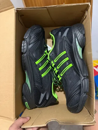 Adidas Zapatillas Negras y Verdes