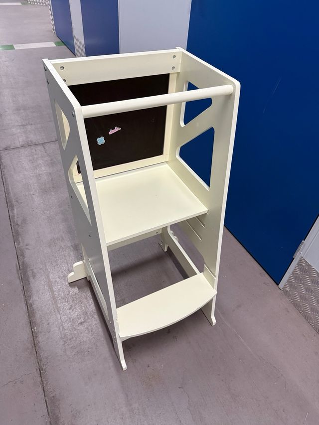 Torre de aprendizaje infantil