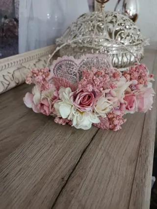 Tocado comunión flores rosa .